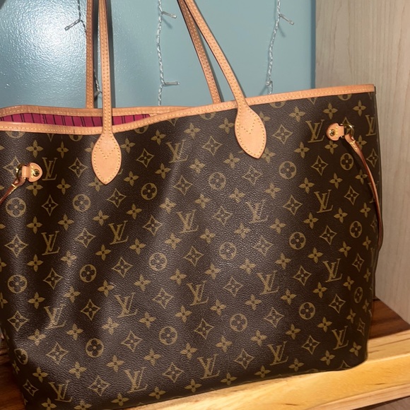 Louis Vuitton Handbags - Louis Vuitton Neverfull GM